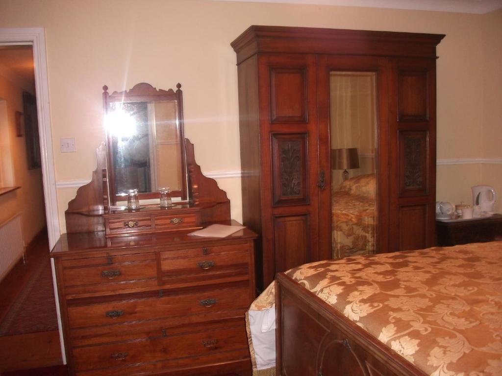 Fuchsia House Bed And Breakfast Connemaraレンバイル エクステリア 写真