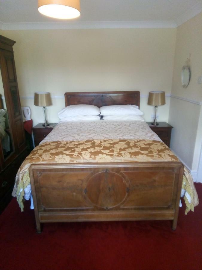 Fuchsia House Bed And Breakfast Connemaraレンバイル エクステリア 写真