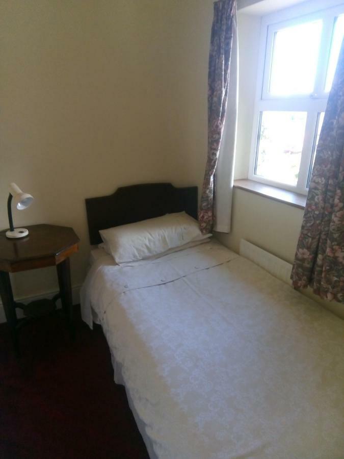 Fuchsia House Bed And Breakfast Connemaraレンバイル エクステリア 写真